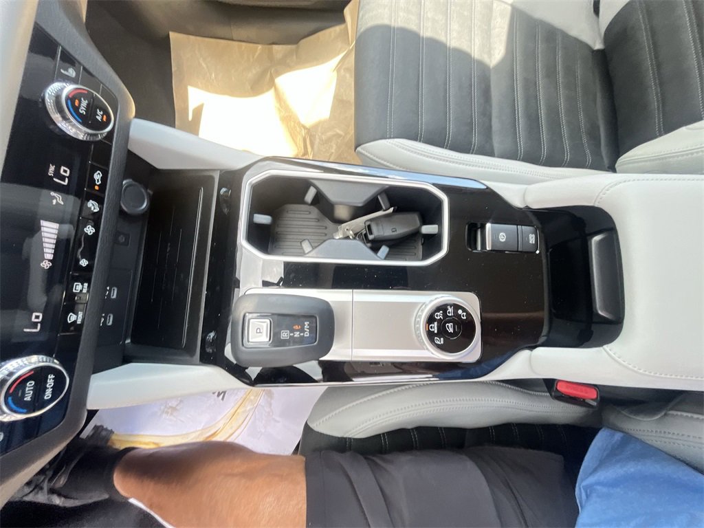 New 2025 Mitsubishi Outlander SE image 20