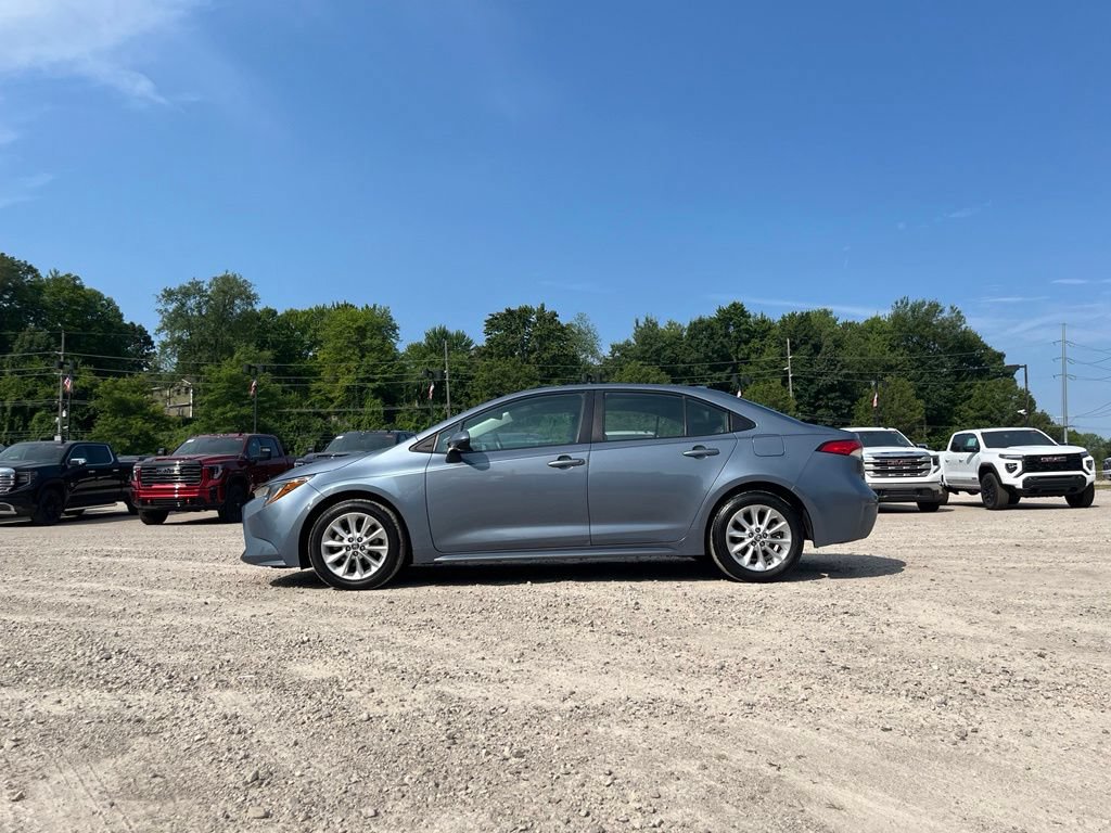Used 2022 Toyota Corolla LE w/ LE Convenience Package FWD image 16