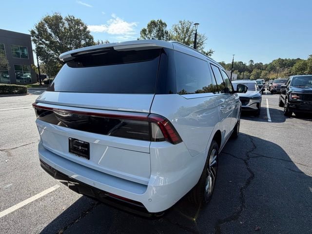 New 2025 Lincoln Navigator Reserve image 16
