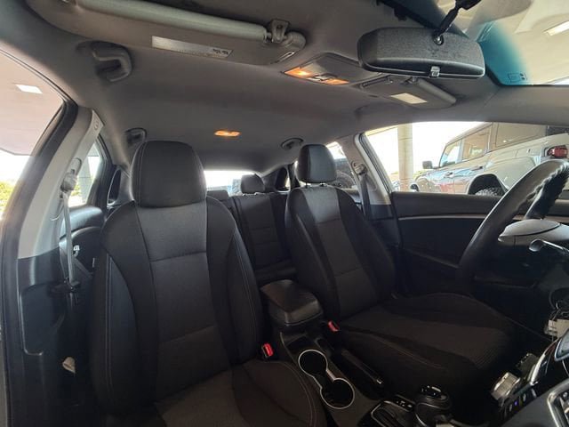 Used 2017 Hyundai Elantra GT FWD image 25