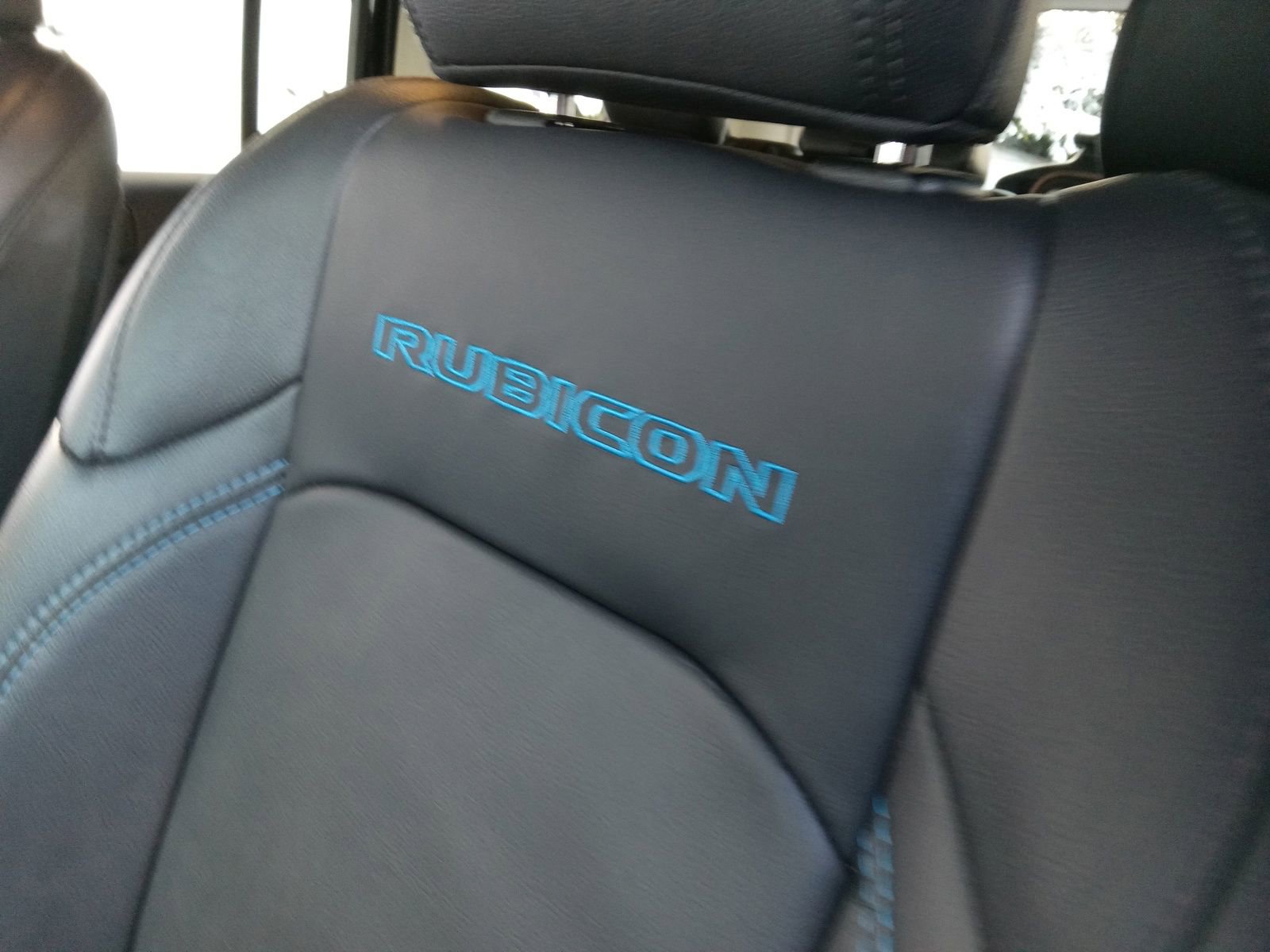 Used 2022 Jeep Wrangler Unlimited Rubicon 4xe w/ Dual Top Group image 10