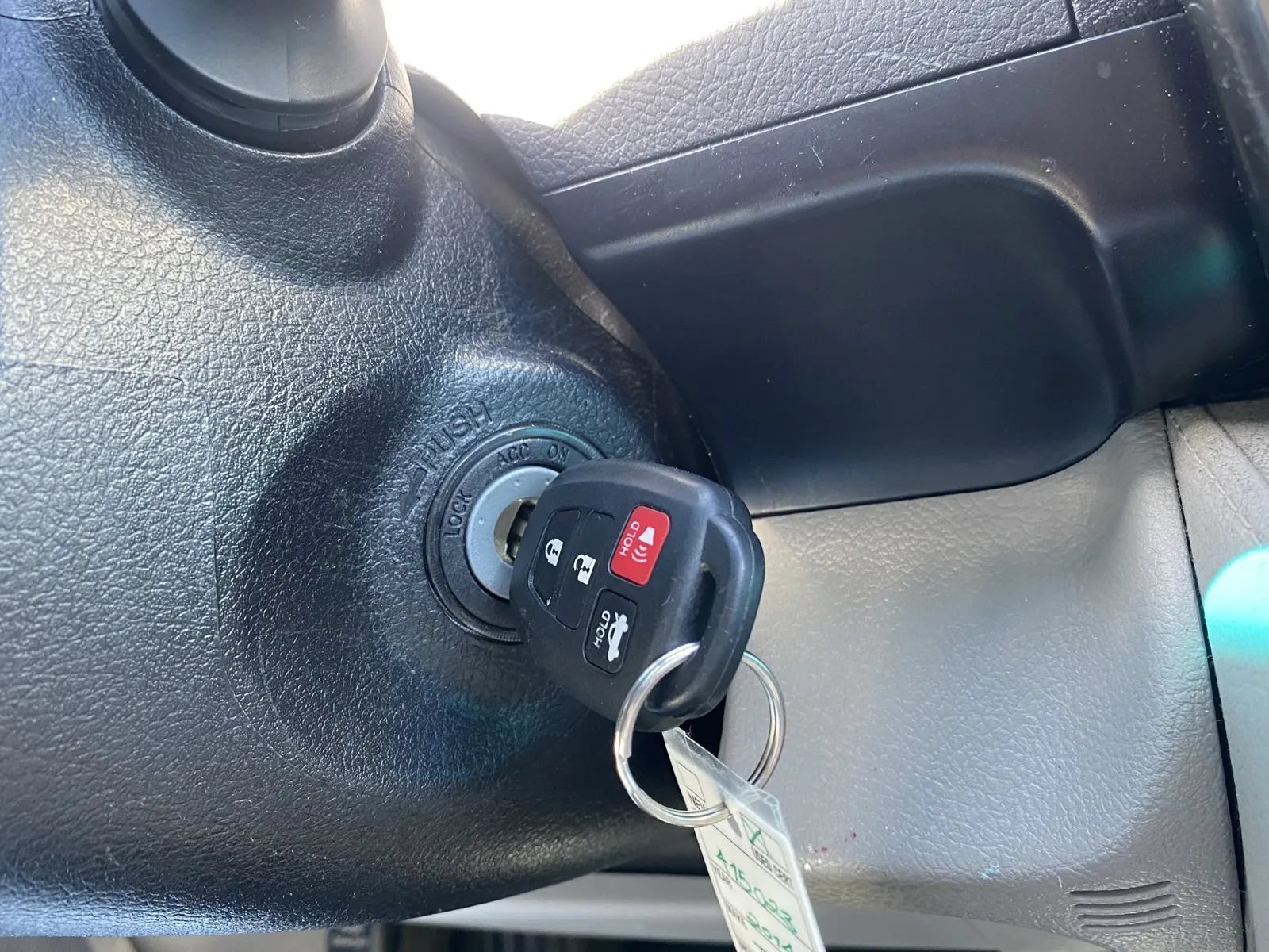 Used 2014 Toyota Camry LE FWD image 17