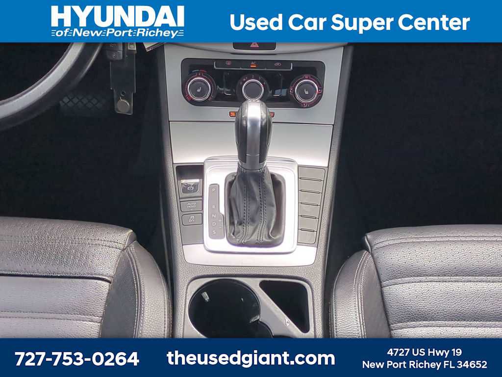 Used 2012 Volkswagen CC Sport FWD image 17