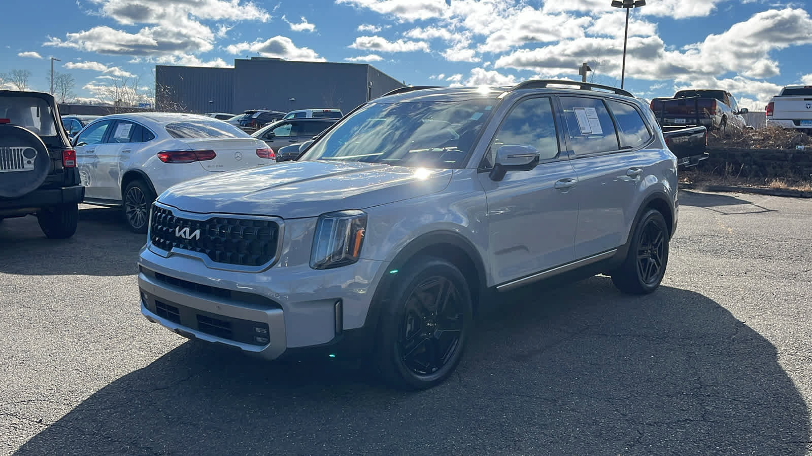 Used 2023 Kia Telluride SX X-Line image 3