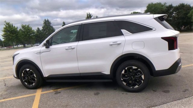 New 2025 Kia Sorento S image 8