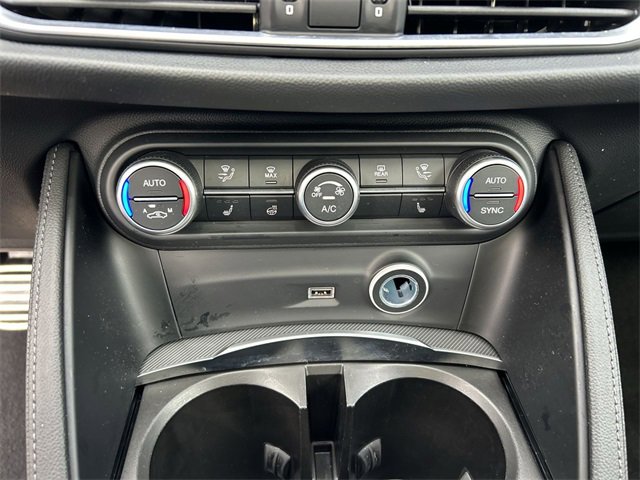 Used 2024 Alfa Romeo Stelvio Veloce image 21