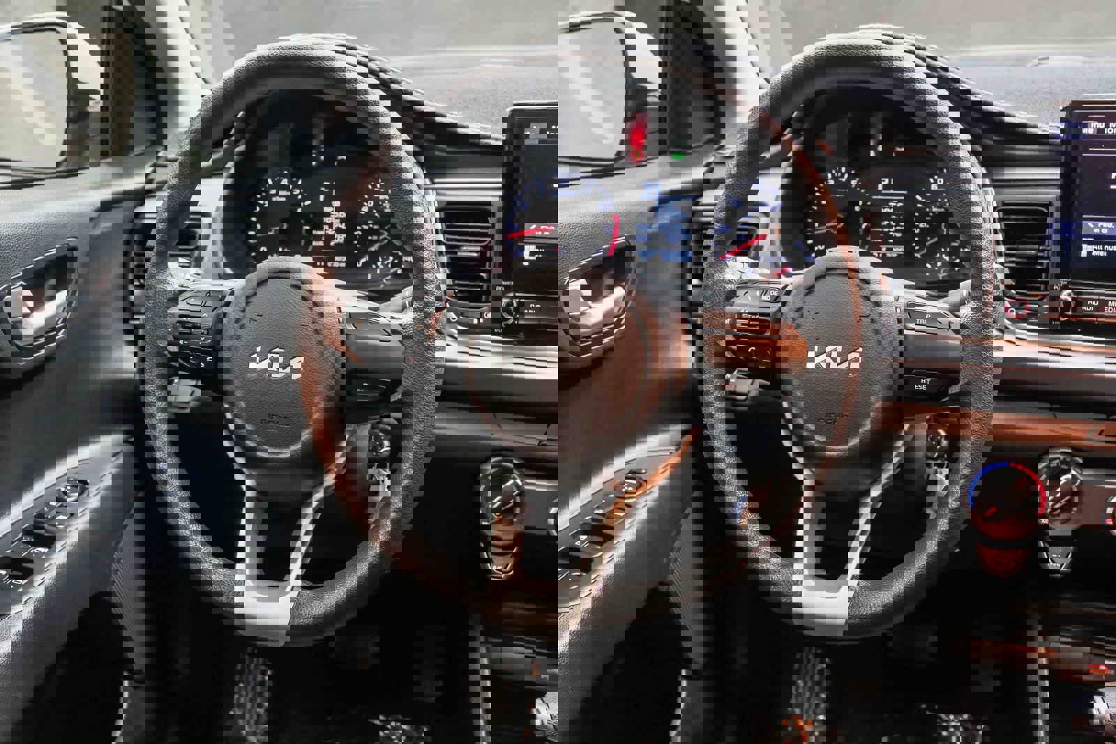 Used 2023 Kia Rio LX image 16