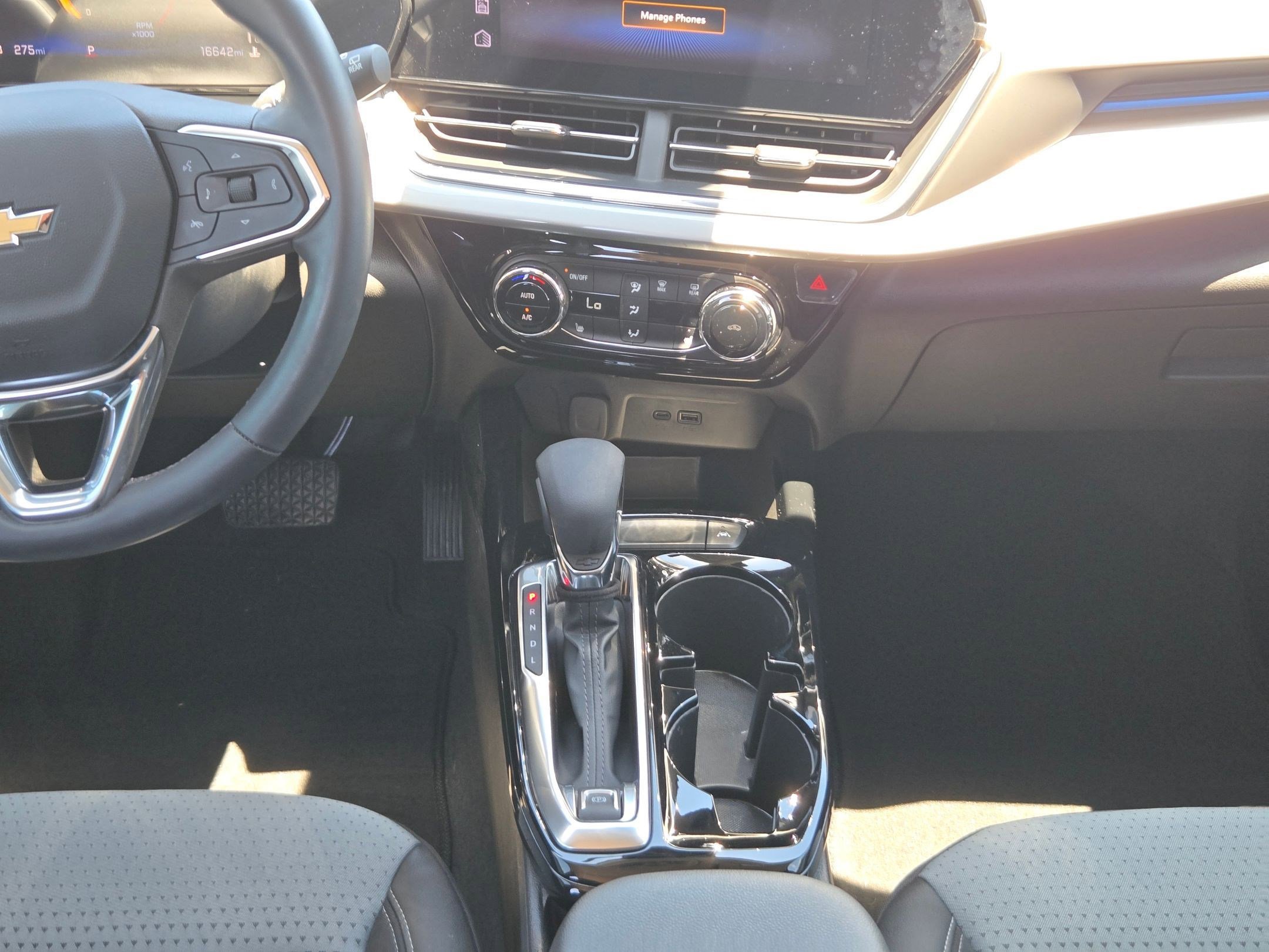Used 2025 Chevrolet Trax LT w/ Driver Confidence Package FWD image 17