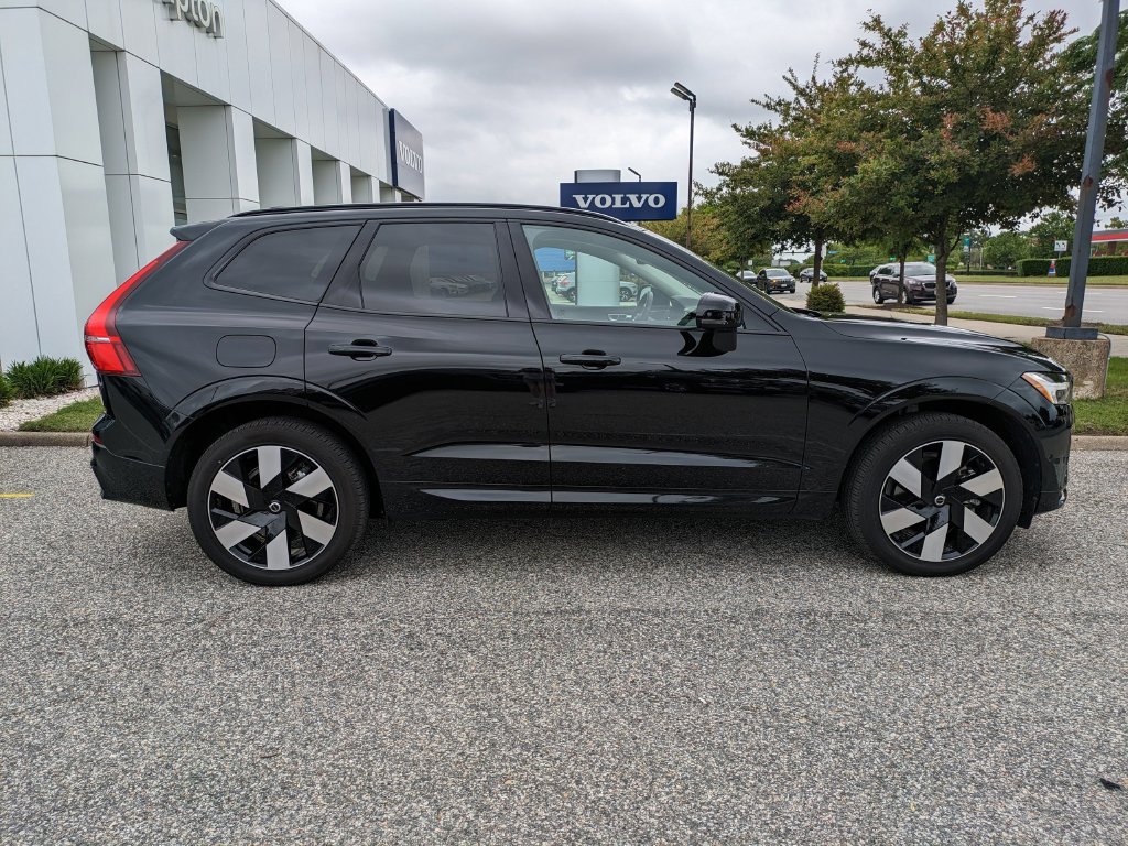 New 2025 Volvo XC60 T8 Plus w/ Protection Package Premier AWD/4WD image 3