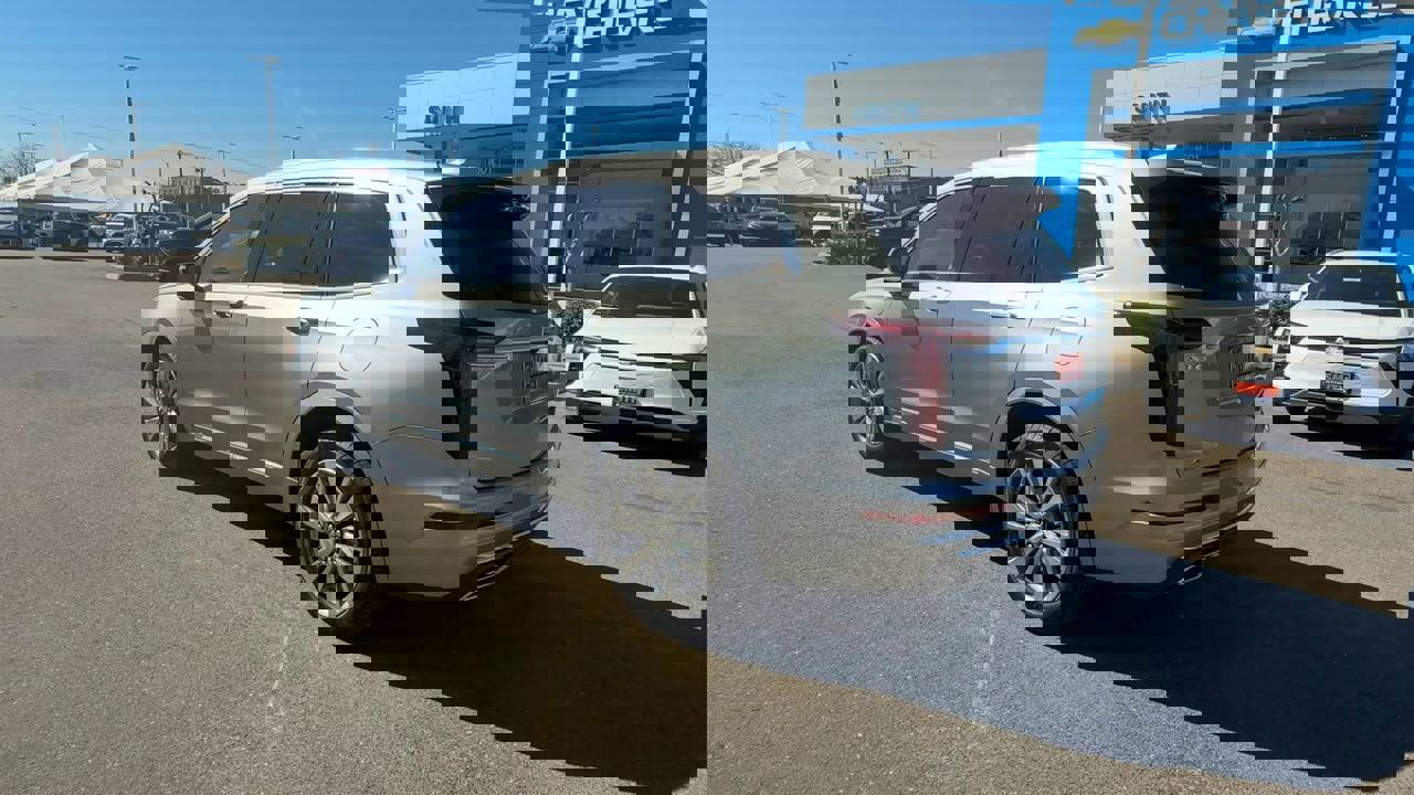 Used 2025 Cadillac XT6 Premium Luxury image 5