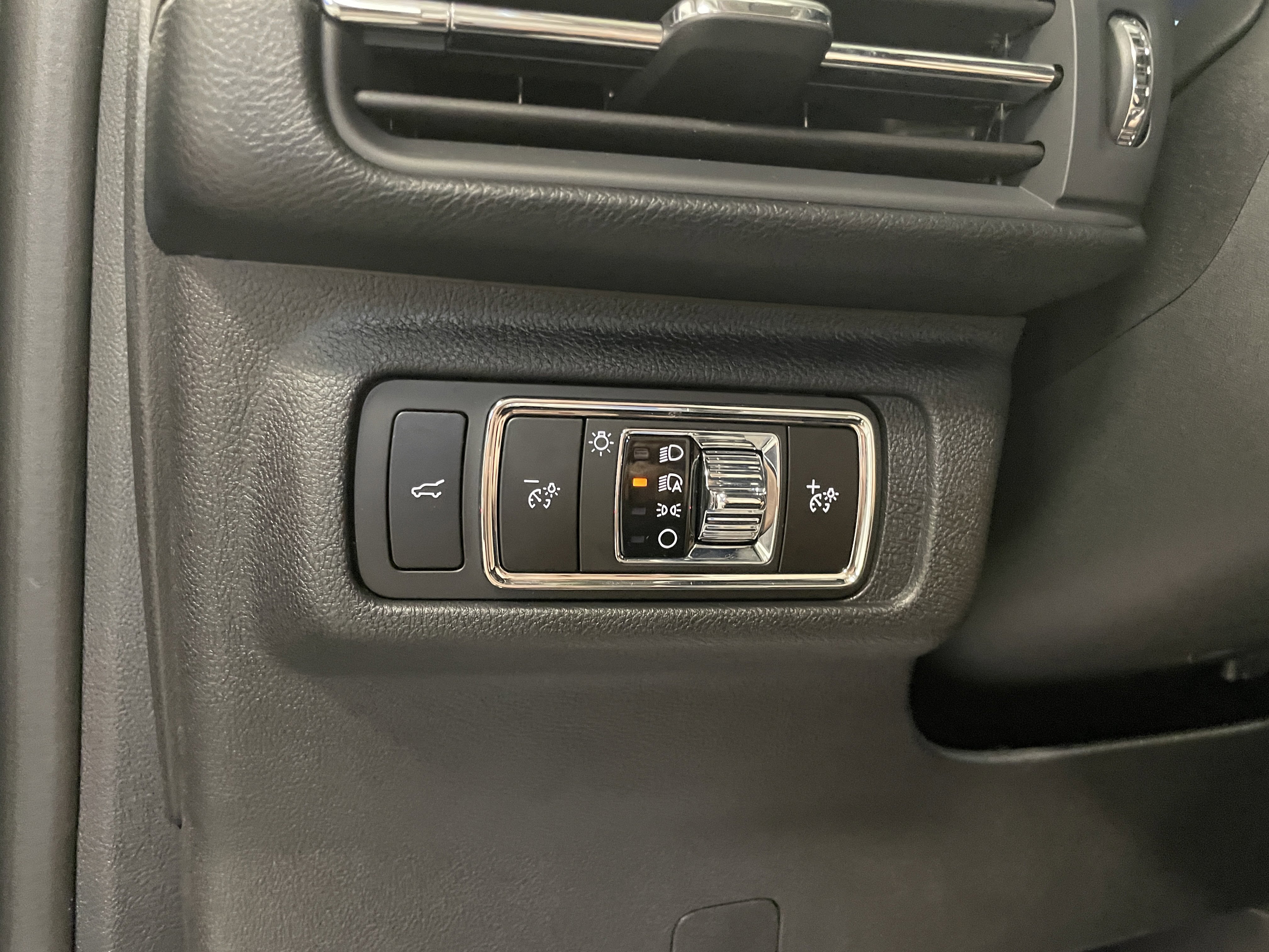 New 2025 Lincoln Corsair Reserve w/ Equipment Group 202A image 20