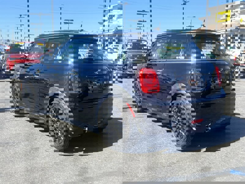 Used 2020 MINI Cooper 2-Door Hardtop image 4