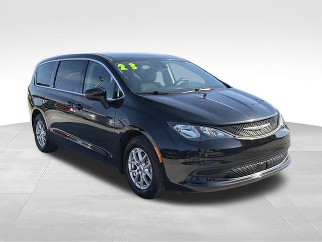 Used 2023 Chrysler Voyager LX FWD image 7