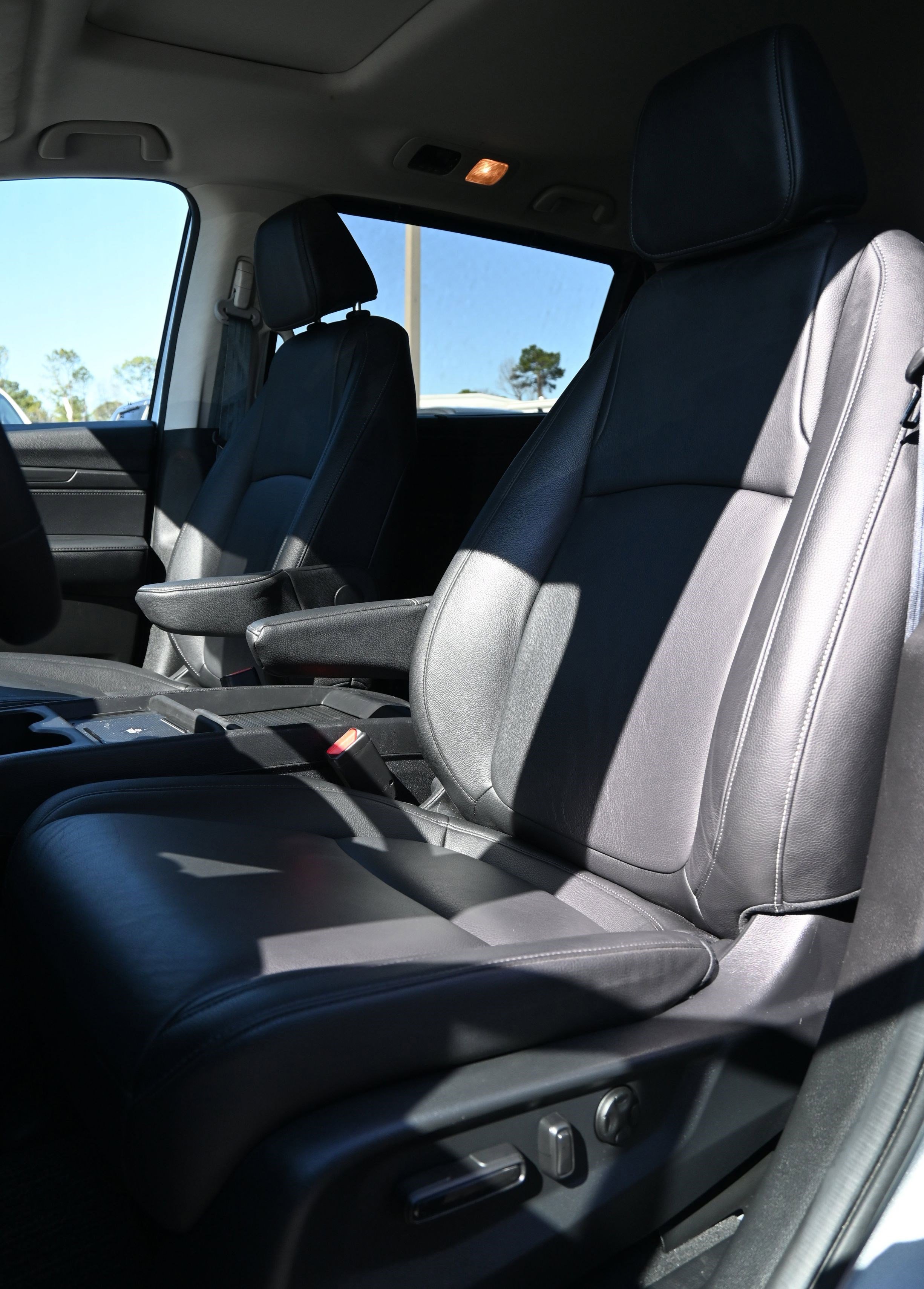 Used 2025 Honda Odyssey EX-L image 18