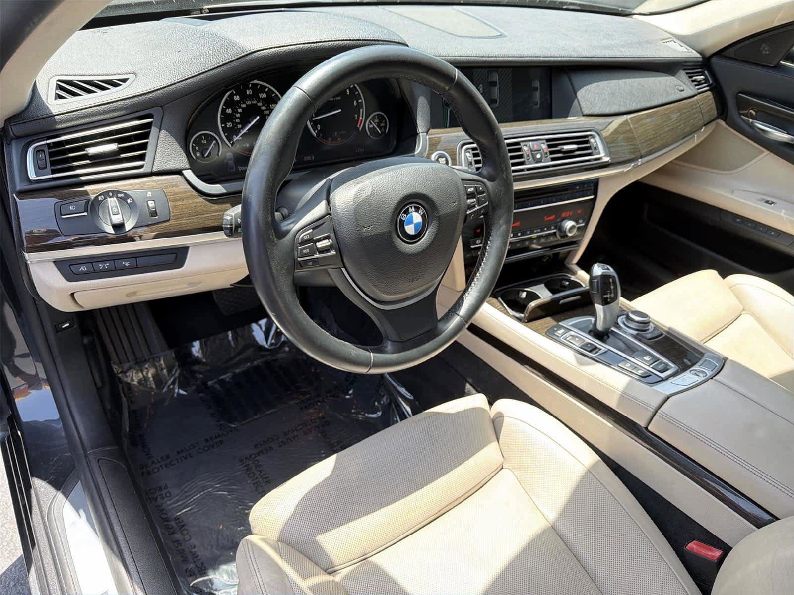 Used 2012 BMW 750Li RWD image 2
