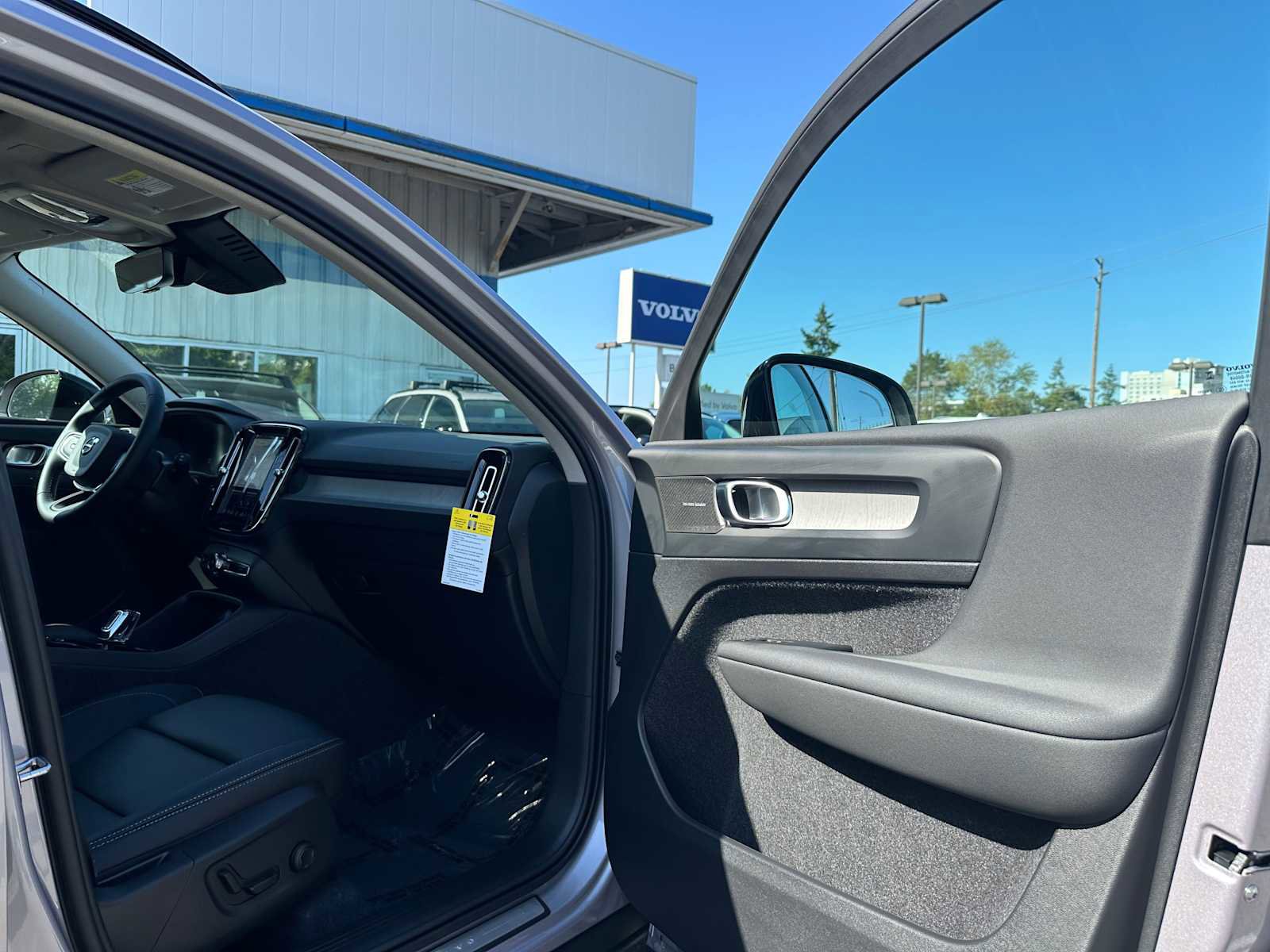 New 2026 Volvo XC40 B5 Ultra w/ Climate Package image 11