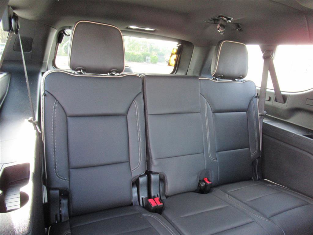 Used 2025 Chevrolet Suburban Premier image 35