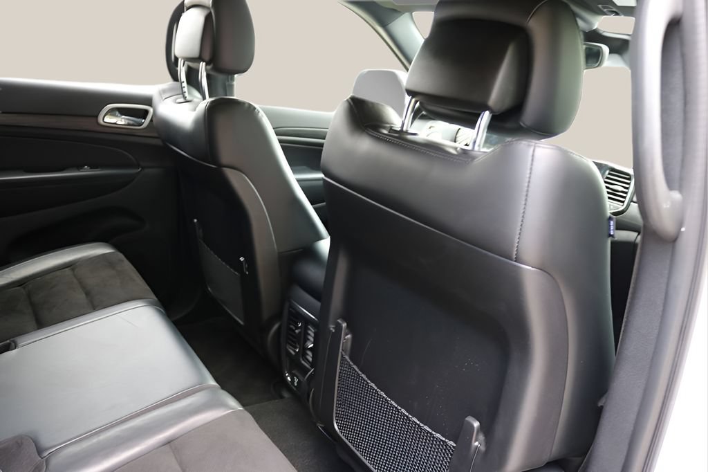 Used 2022 Jeep Grand Cherokee Laredo X RWD image 21