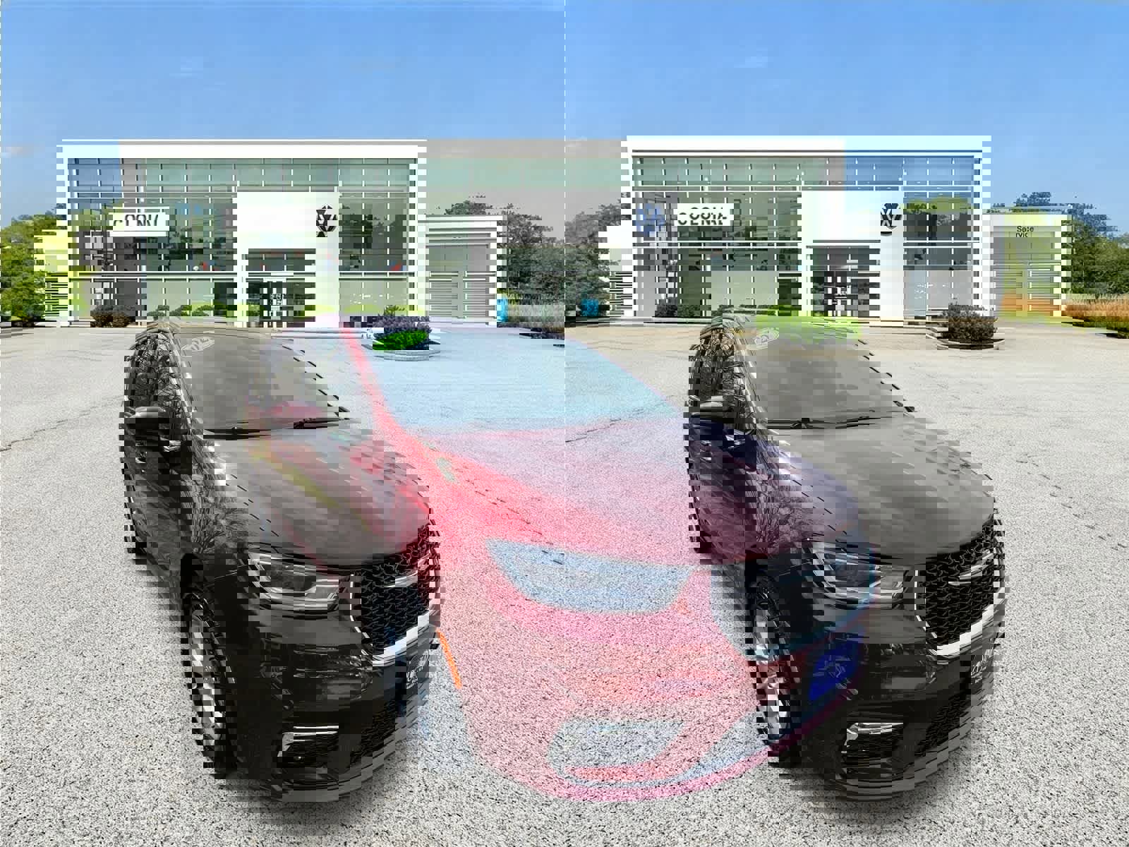 Used 2023 Chrysler Pacifica Touring-L AWD/4WD image 7