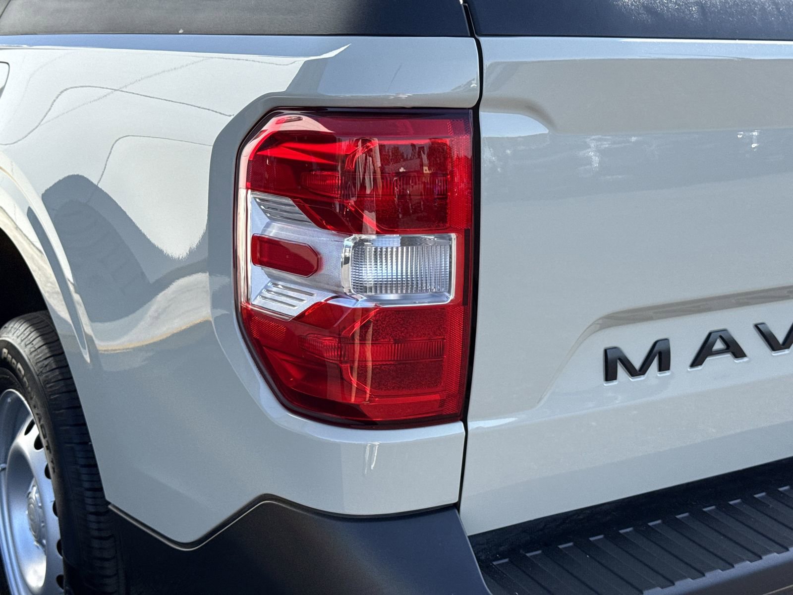 Certified 2025 Ford Maverick XL w/ Equipment Group 102A image 7