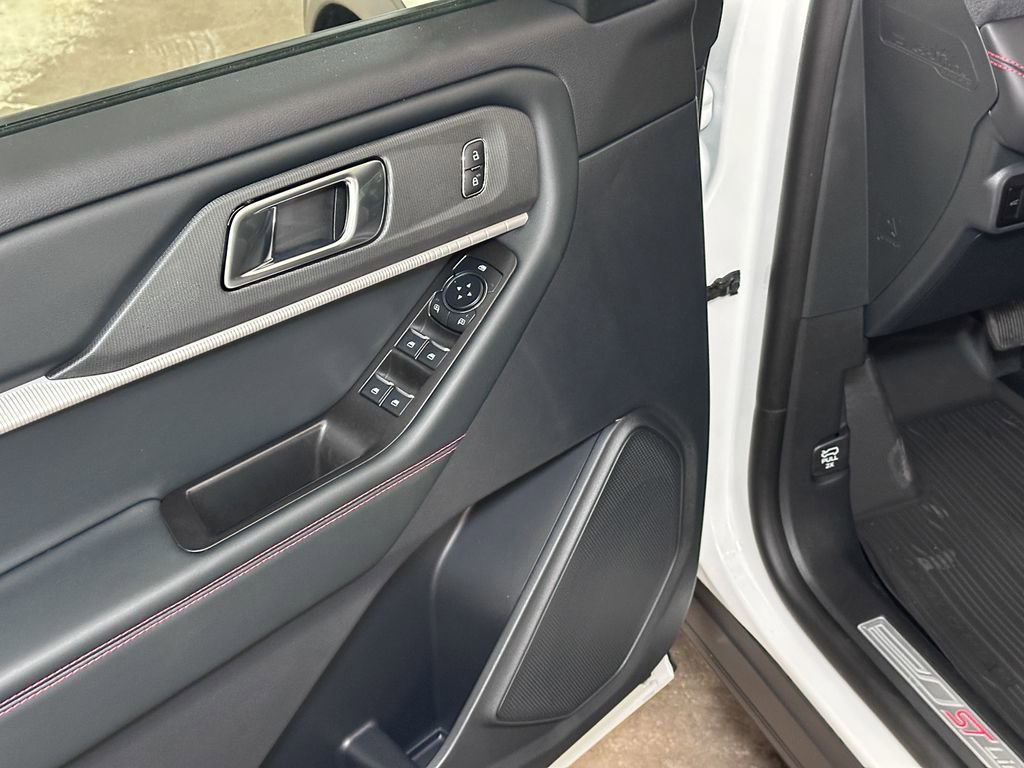 New 2025 Ford Explorer ST-Line w/ ST-Line Street Pack image 21
