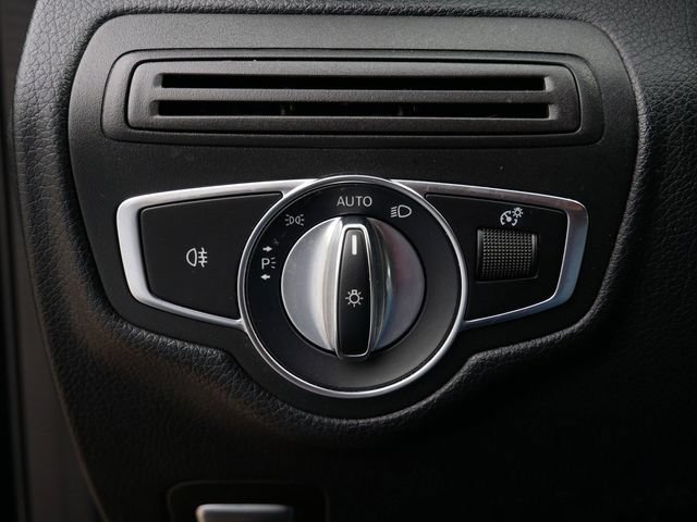 Used 2019 Mercedes-Benz GLC 300 4MATIC image 18