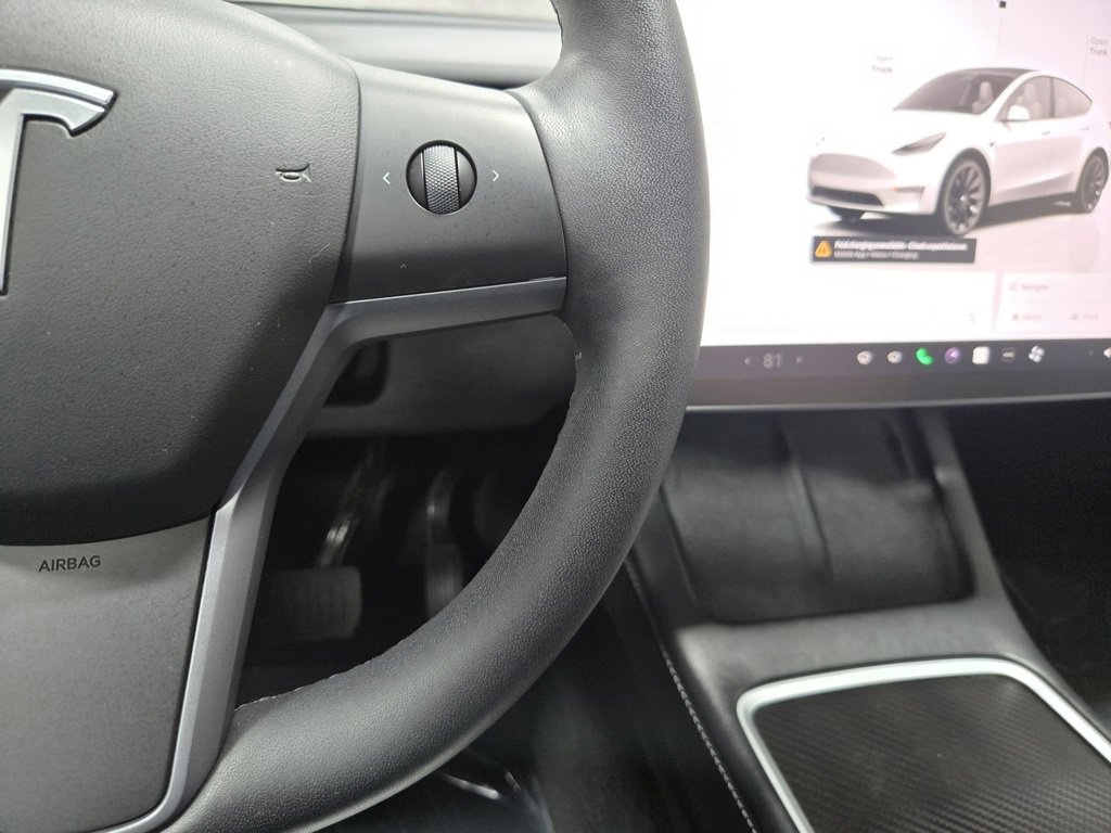 Used 2023 Tesla Model Y Long Range image 17