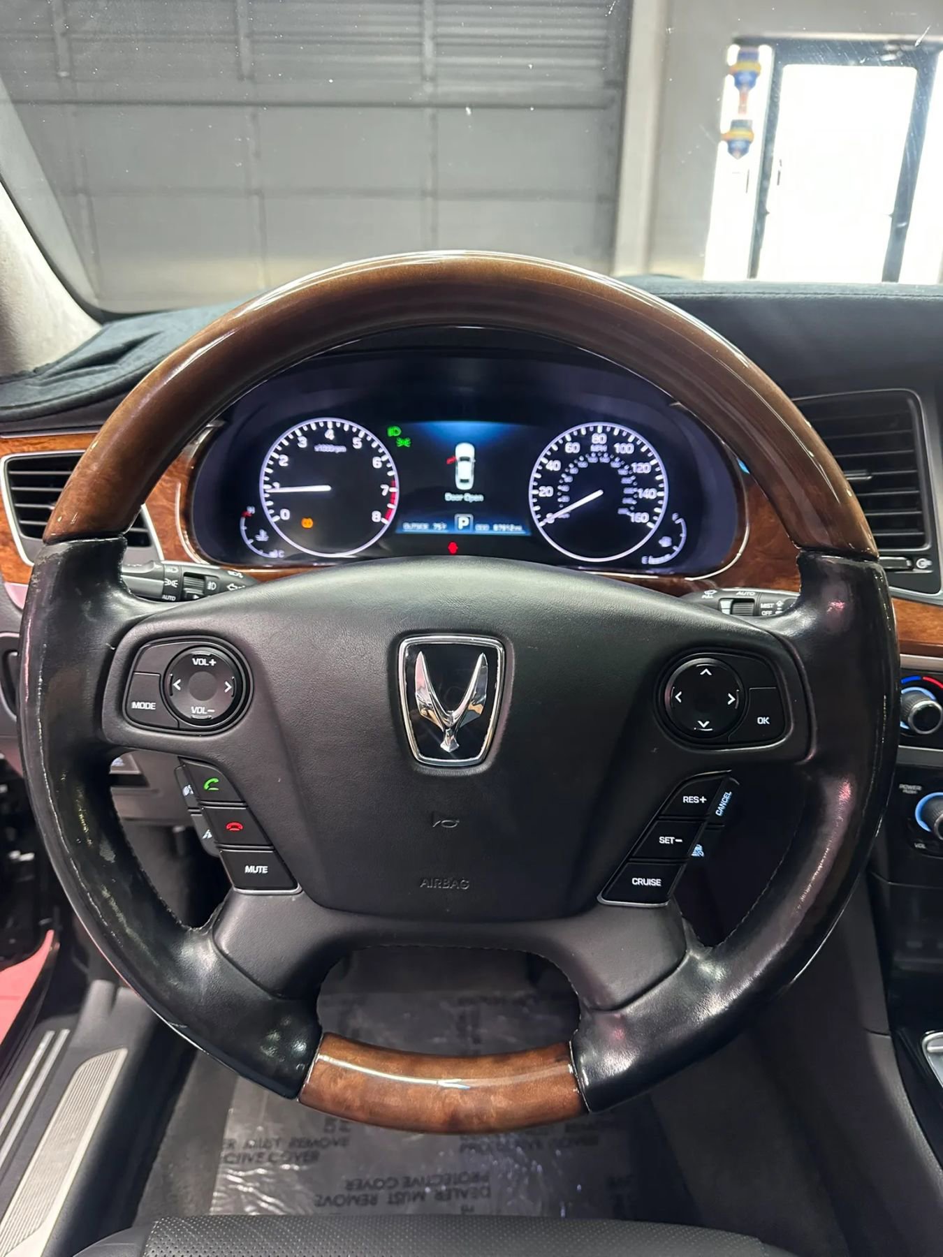 Used 2015 Hyundai Equus Signature RWD image 14