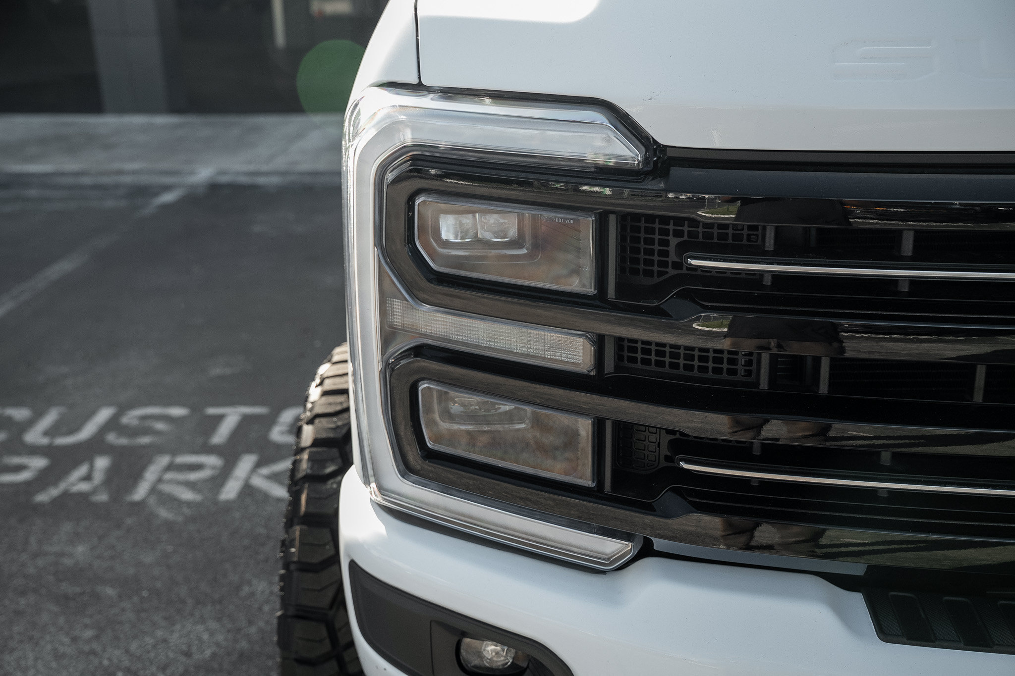 Used 2025 Ford F250 Platinum AWD/4WD image 7