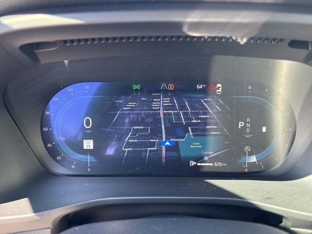 Used 2025 Volvo XC40 B5 Plus image 23