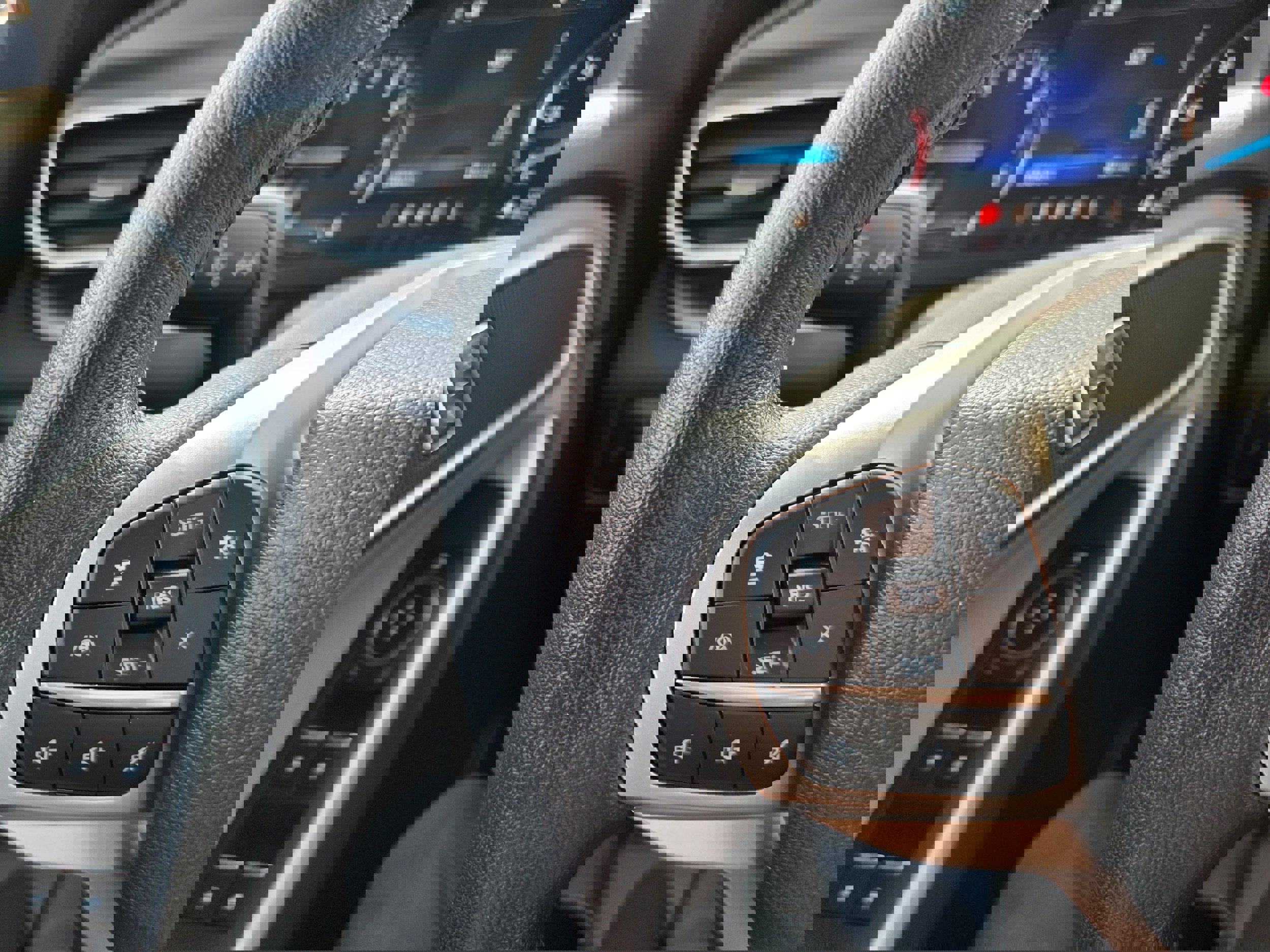 Used 2023 Ford Explorer XLT w/ Equipment Group 202A image 15