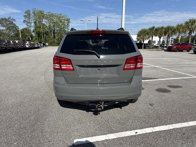 Used 2019 Dodge Journey SE FWD image 4