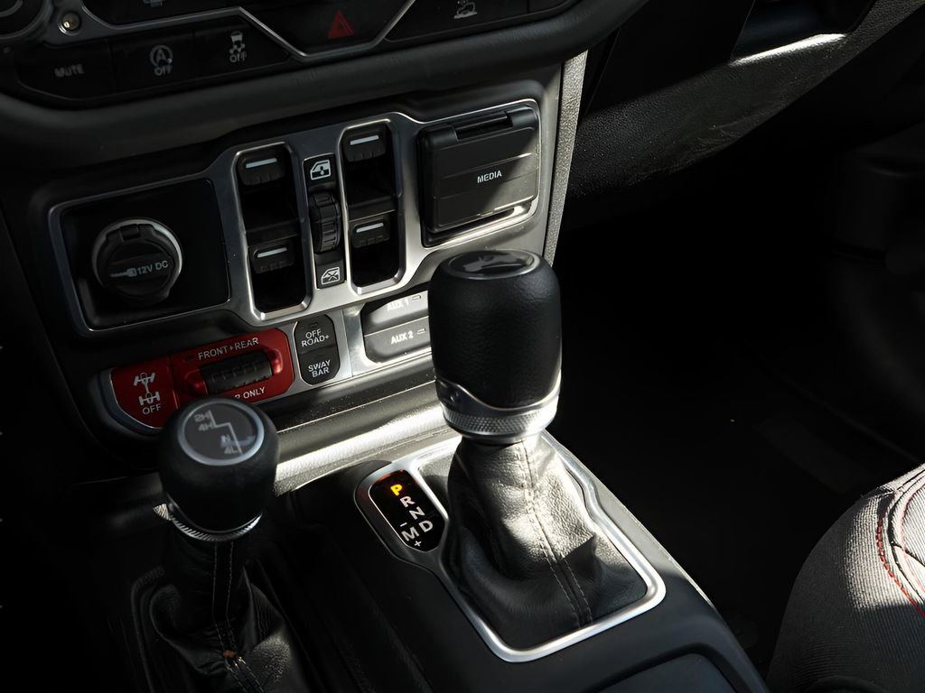 Used 2025 Jeep Wrangler Unlimited Rubicon image 21