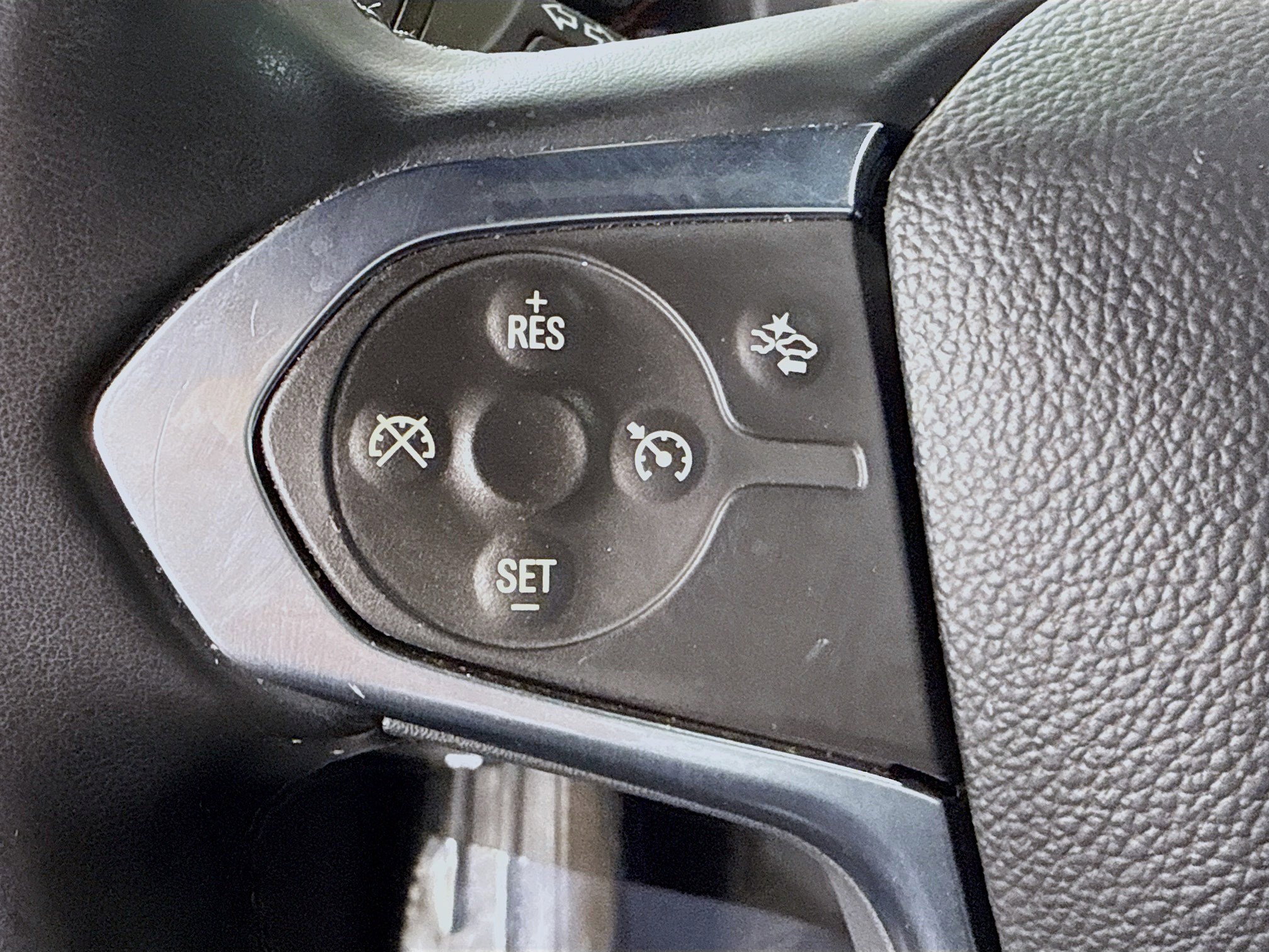 Used 2023 Chevrolet Traverse LT image 14