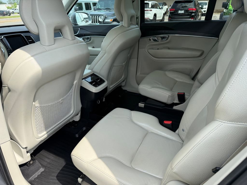 Used 2020 Volvo XC90 T6 Momentum AWD/4WD image 27