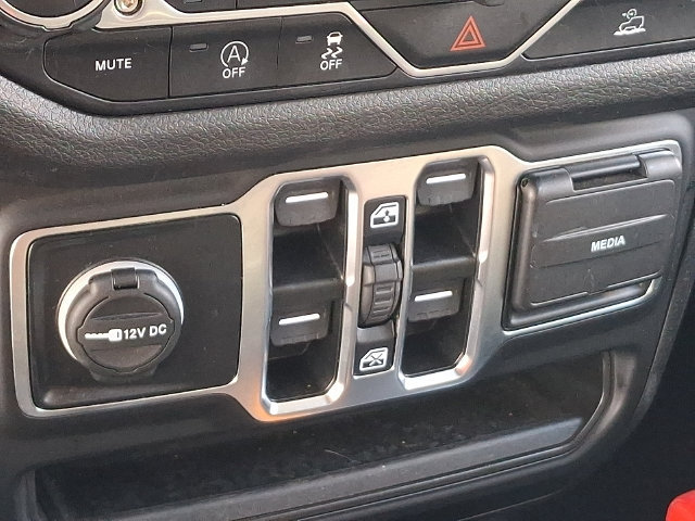 Used 2025 Jeep Wrangler Unlimited Sport AWD/4WD image 17