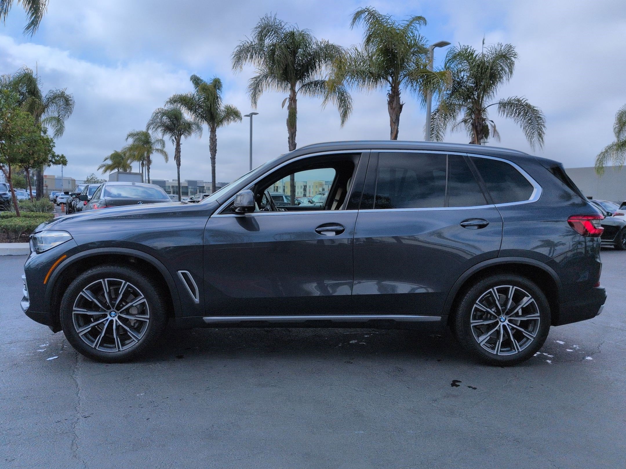 Used 2019 BMW X5 xDrive40i w/ Convenience Package AWD/4WD image 7