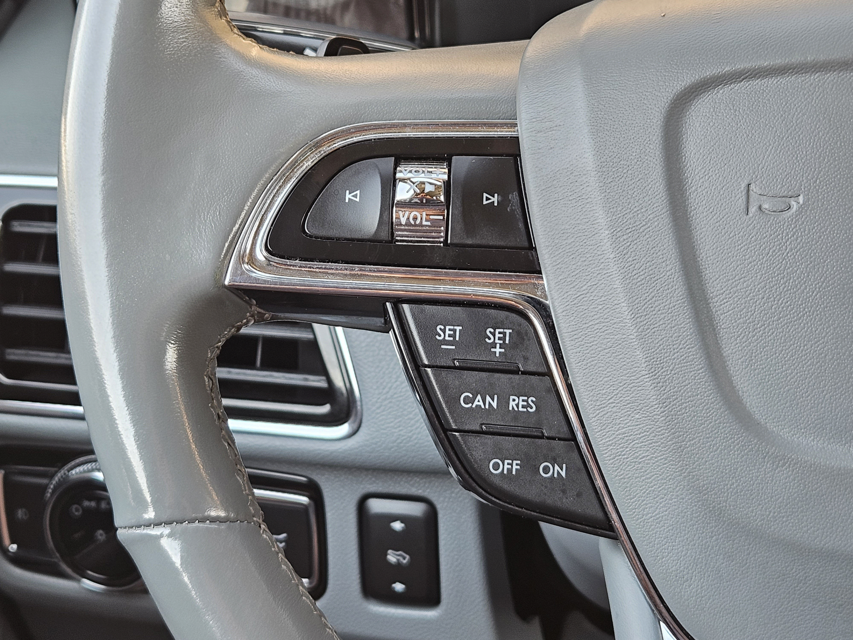 Used 2018 Lincoln Navigator Reserve AWD/4WD image 29