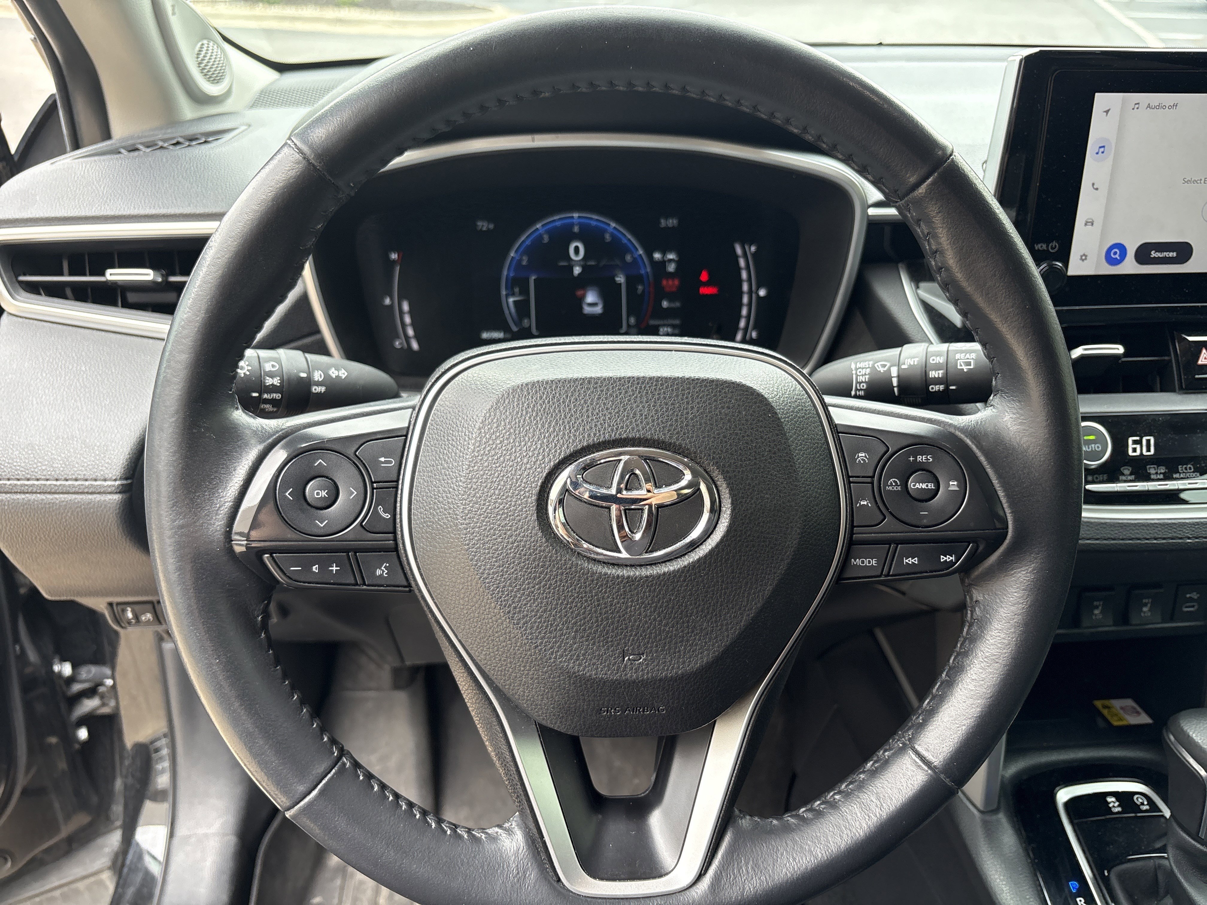 Used 2023 Toyota Corolla Cross XLE w/ Convenience Package AWD/4WD image 27