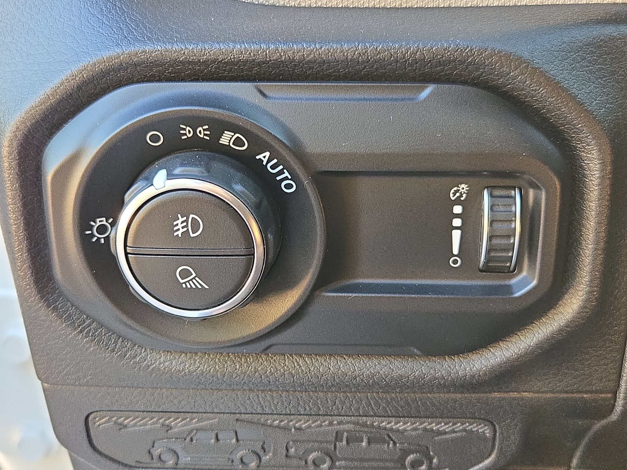 Used 2025 Jeep Gladiator Sport AWD/4WD image 24