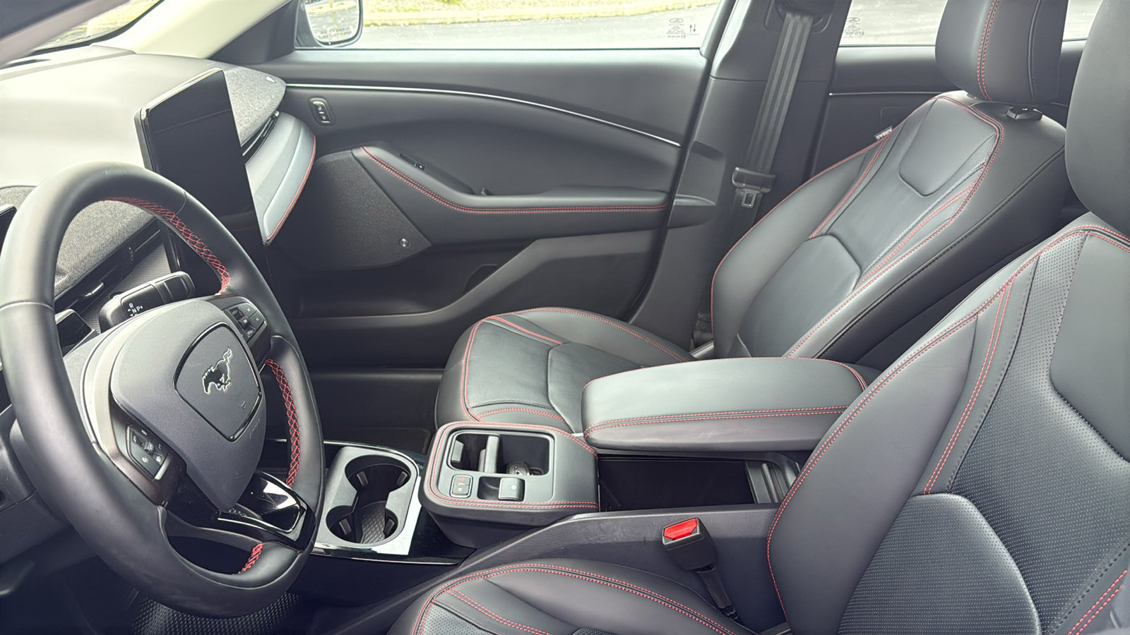 Used 2025 Ford Mustang Mach-E Premium w/ Sport Appearance Package AWD/4WD image 13