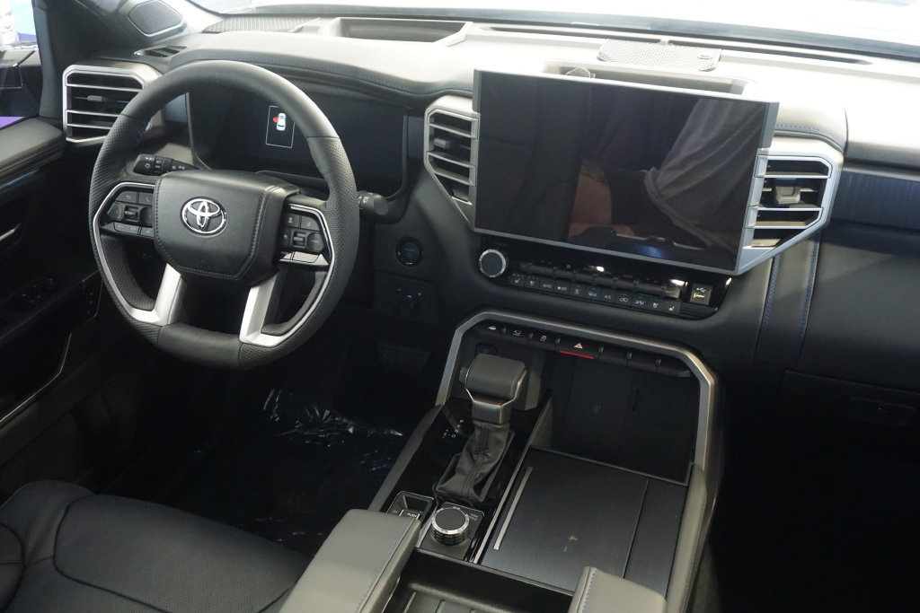 New 2026 Toyota Sequoia Platinum AWD/4WD image 32
