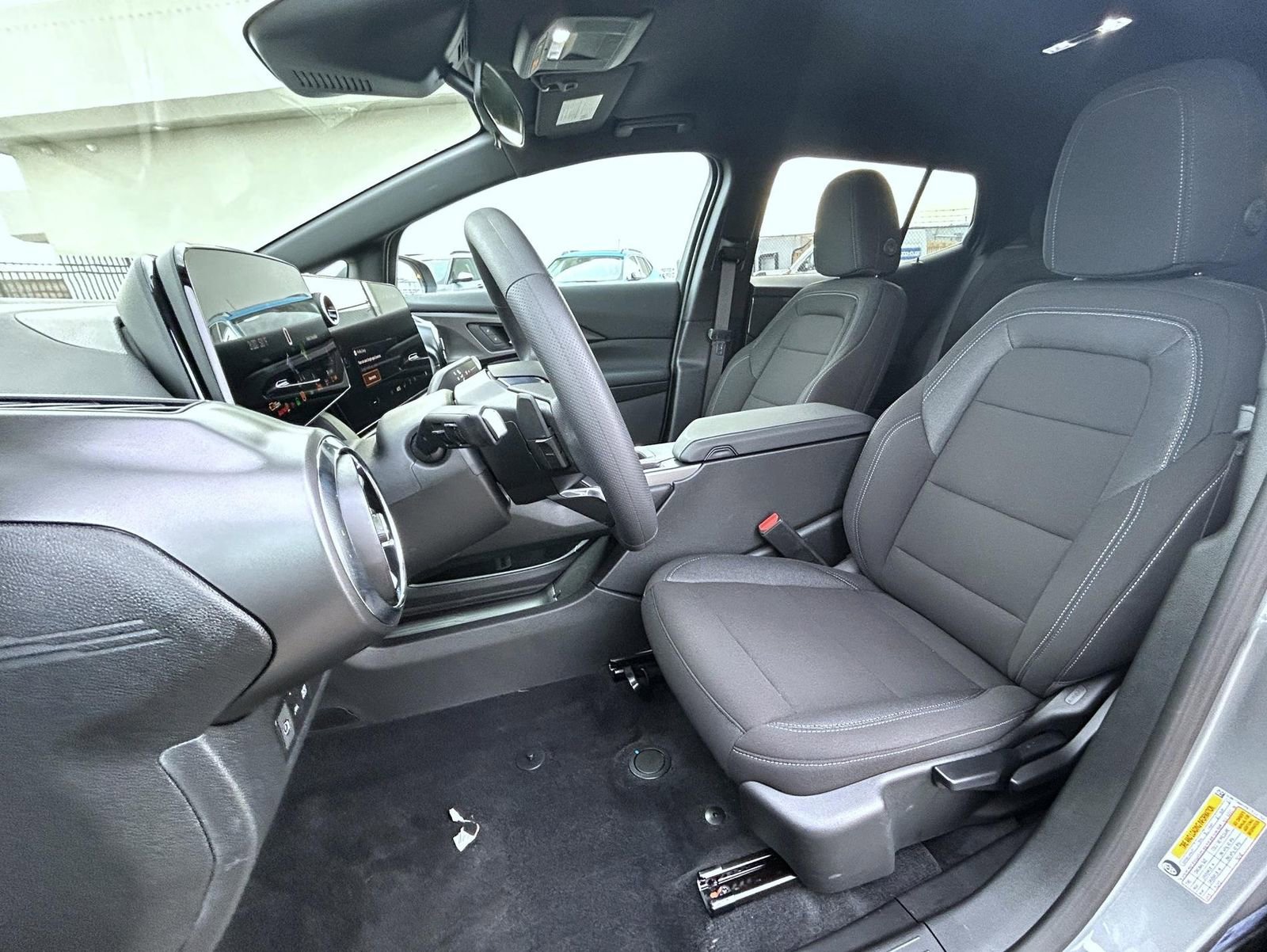 New 2026 Chevrolet Equinox EV LT image 10