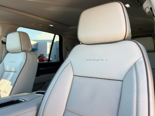 Used 2024 GMC Yukon Denali AWD/4WD image 16