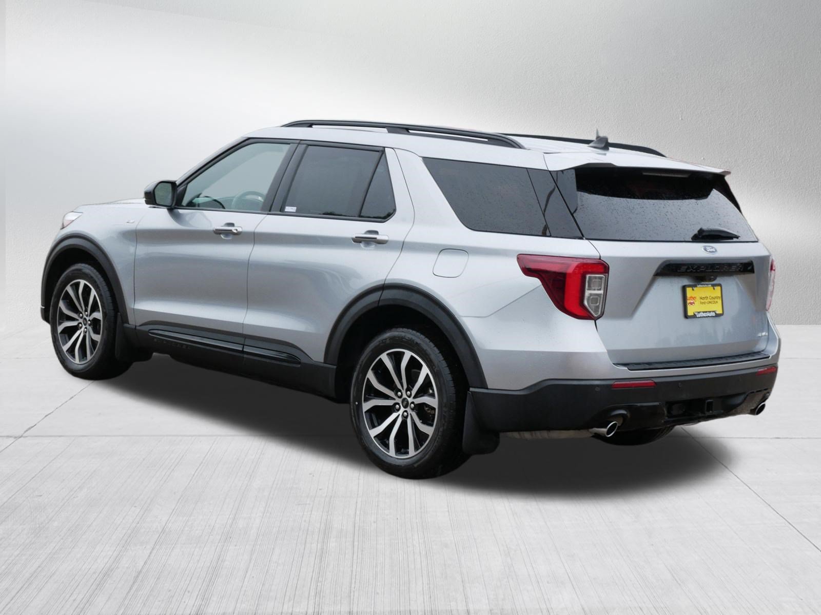 Used 2023 Ford Explorer ST-Line w/ Class IV Trailer Tow Package AWD/4WD image 5