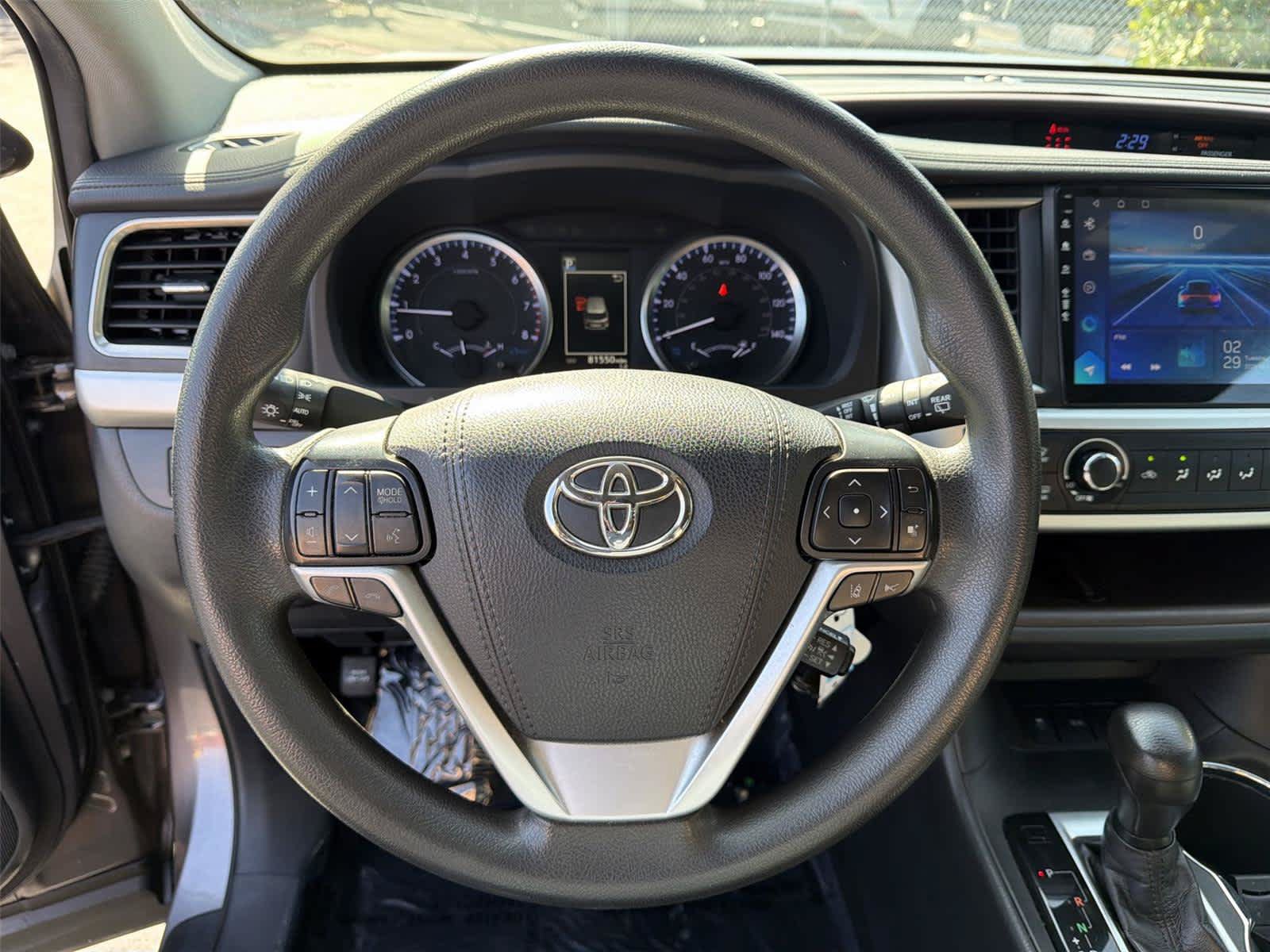 Used 2019 Toyota Highlander LE FWD image 16