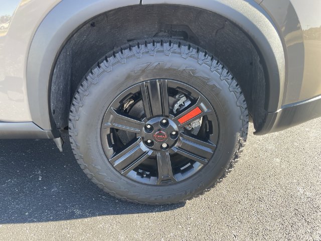 Used 2025 Nissan Rogue SV AWD/4WD image 29