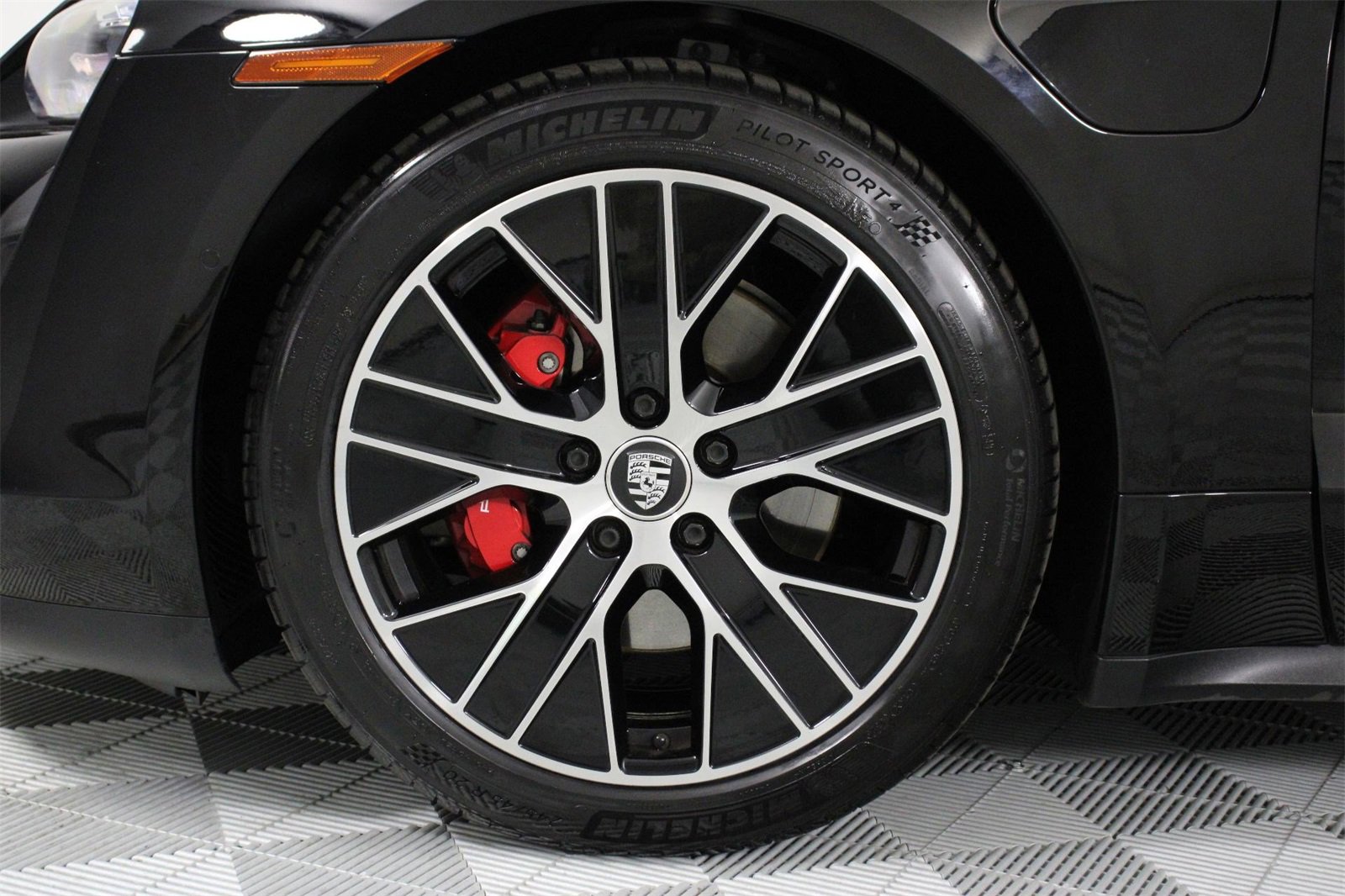 Used 2022 Porsche Taycan 4S image 28