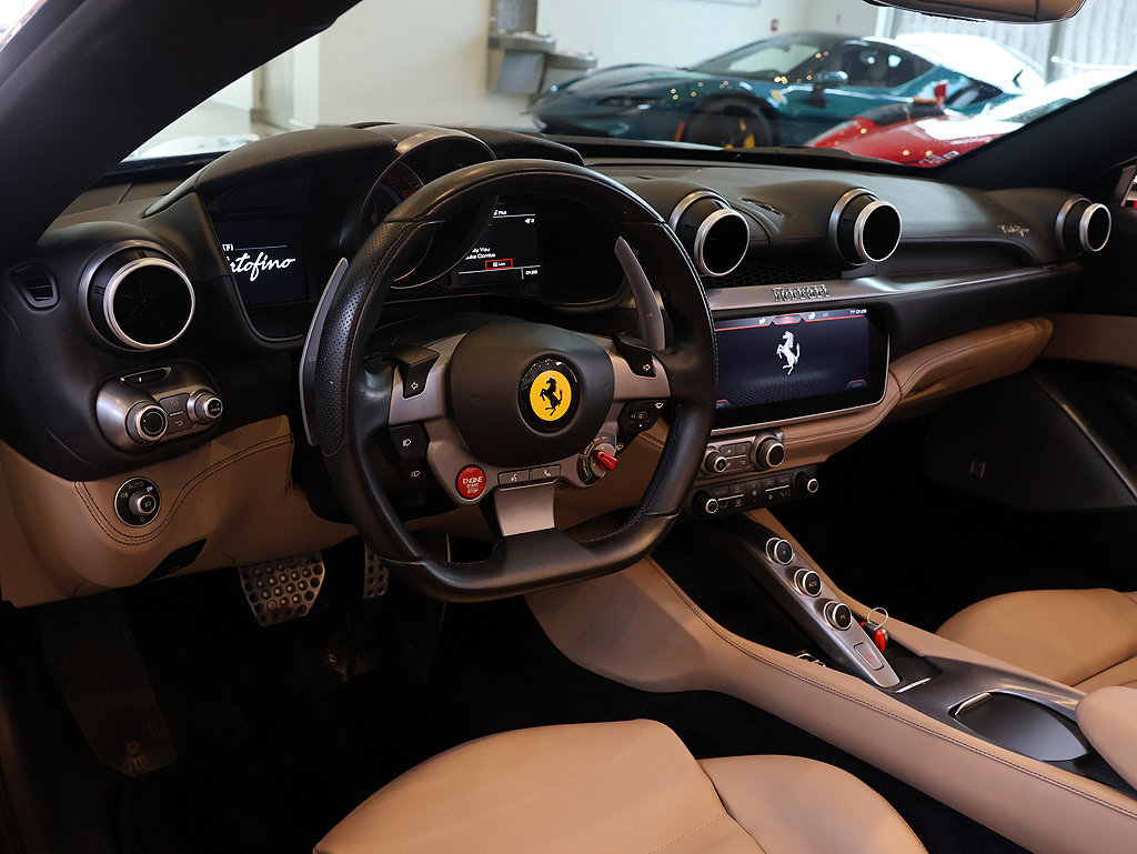 Certified 2019 Ferrari Portofino RWD image 86