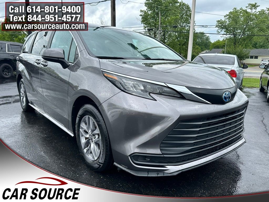Used 2024 Toyota Sienna LE FWD image 10